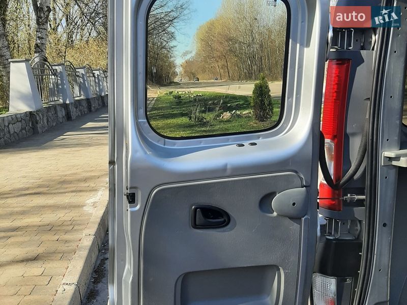 Мінівен Opel Vivaro 2011 в Полтаві