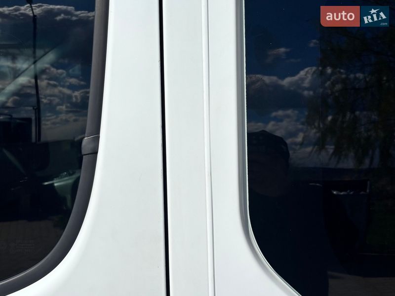 Мінівен Opel Vivaro 2005 в Чернівцях