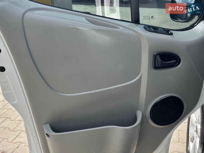 Мінівен Opel Vivaro 2005 в Чернівцях