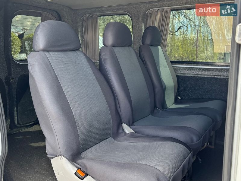 Мінівен Opel Vivaro 2005 в Чернівцях