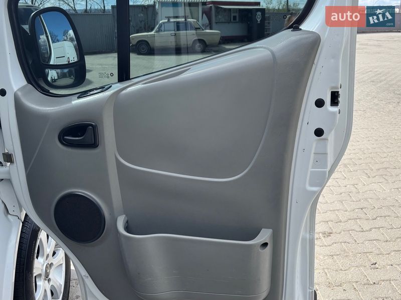 Мінівен Opel Vivaro 2005 в Чернівцях