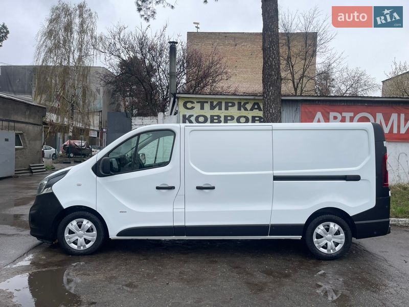 Вантажопасажирський фургон Opel Vivaro 2015 в Києві