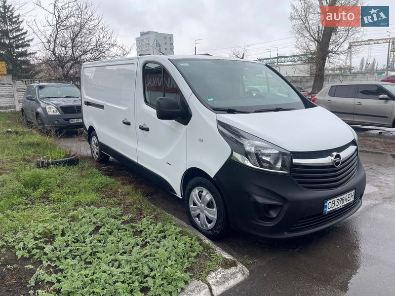 Вантажопасажирський фургон Opel Vivaro 2015 в Києві