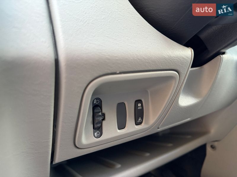 Грузовой фургон Opel Vivaro 2013 в Киеве