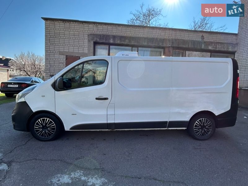 Вантажний фургон Opel Vivaro 2015 в Черкасах