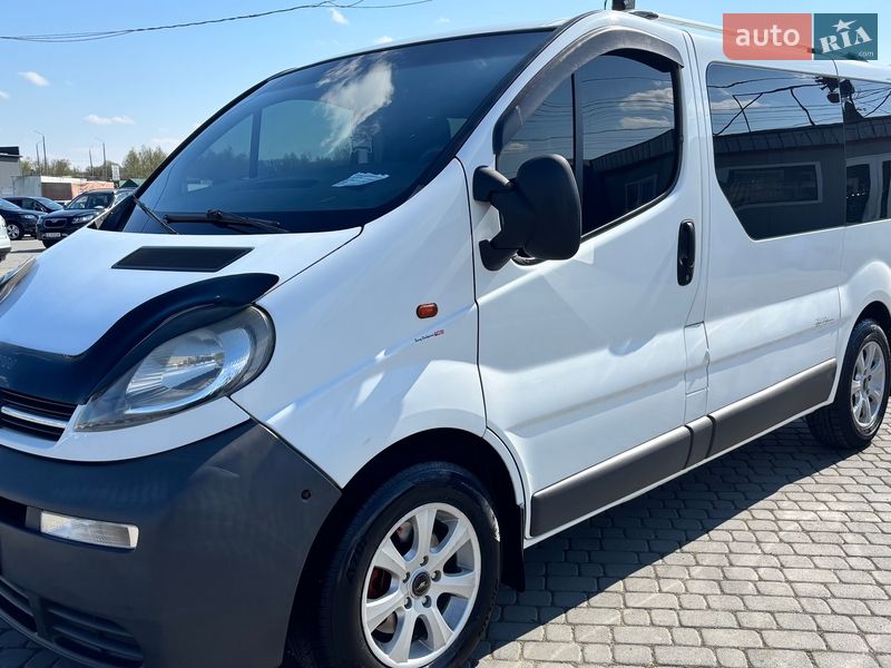 Мінівен Opel Vivaro 2005 в Чернівцях