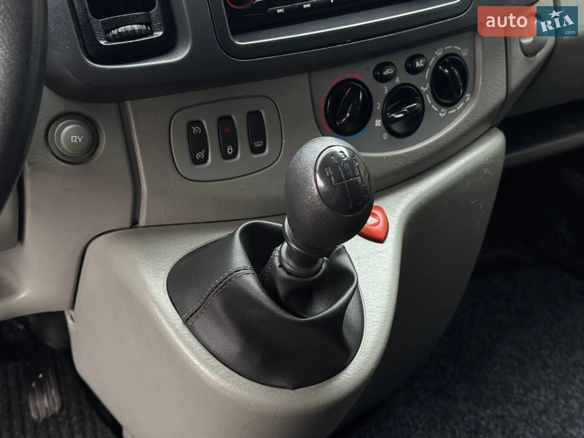 2010 Opel Vivaro - мініатюра 21