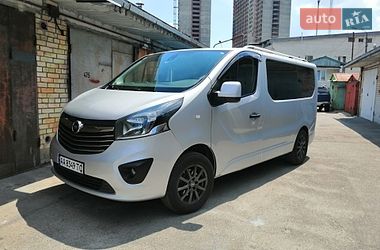 Минивэн Opel Vivaro 2015 в Киеве