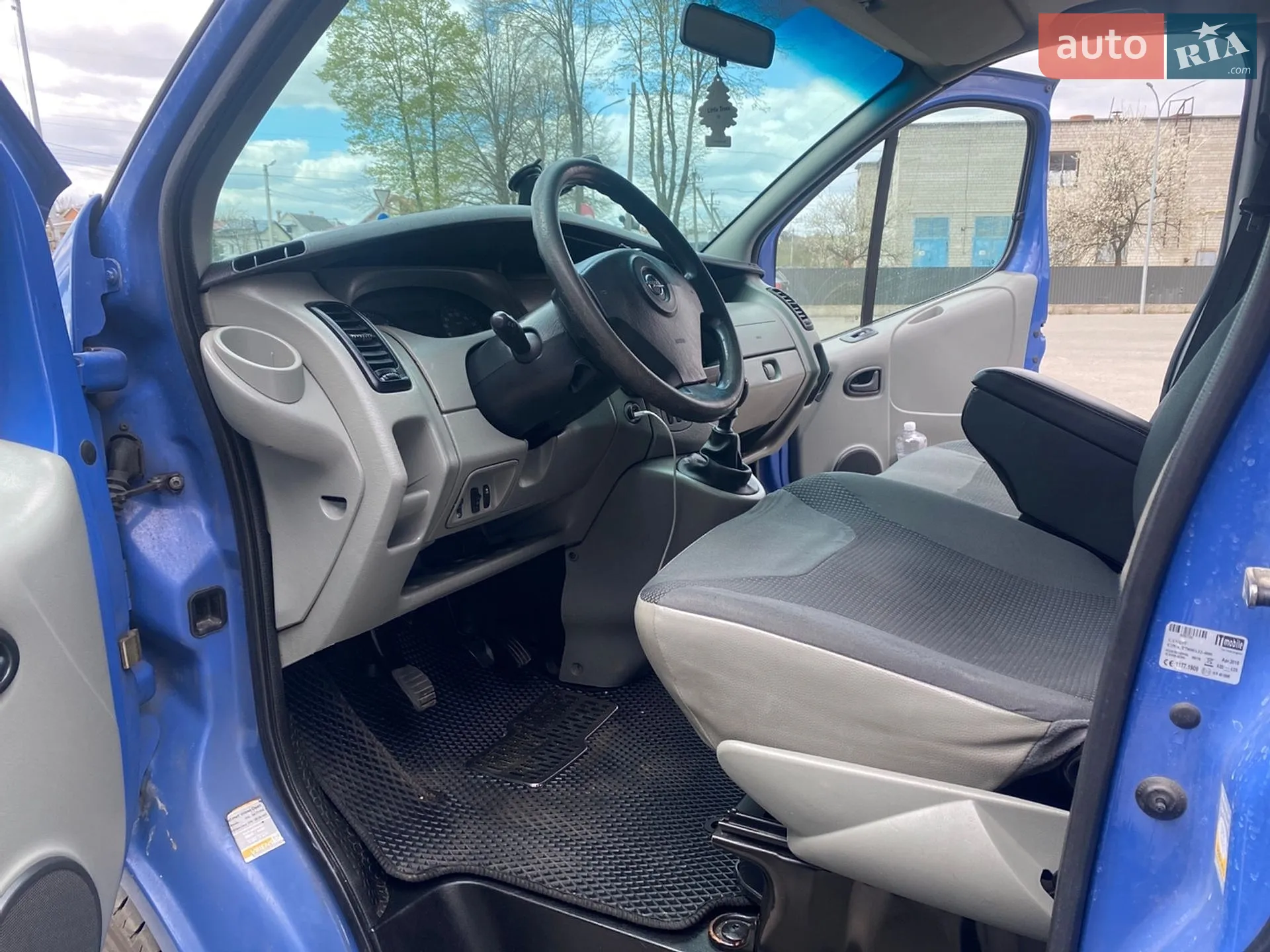 2010 Opel Vivaro - мініатюра 28