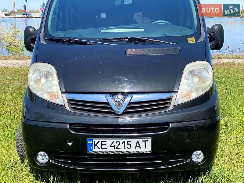 Грузопассажирский фургон Opel Vivaro 2007 в Днепре