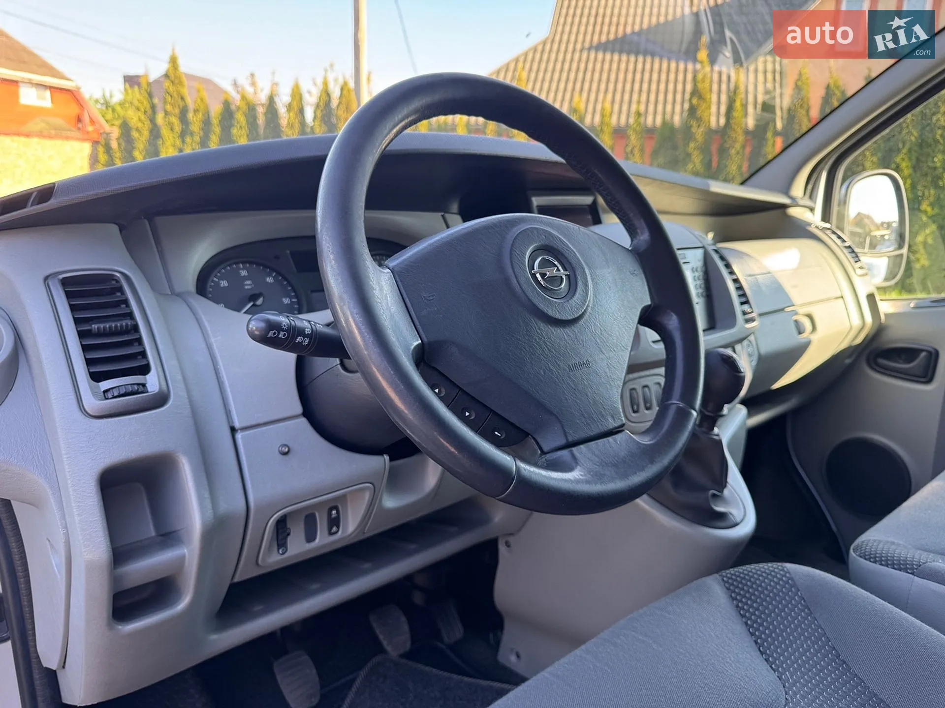2010 Opel Vivaro - мініатюра 12