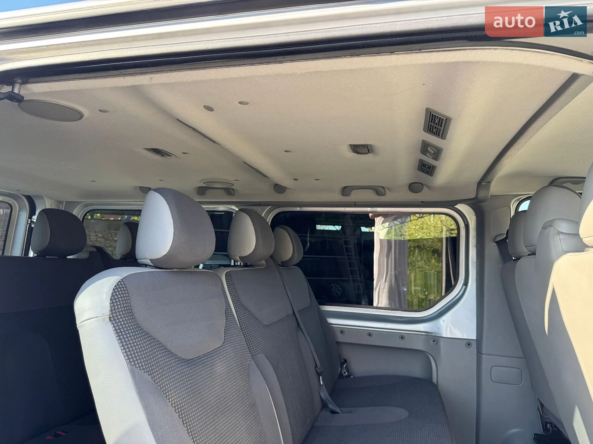 2010 Opel Vivaro - мініатюра 22