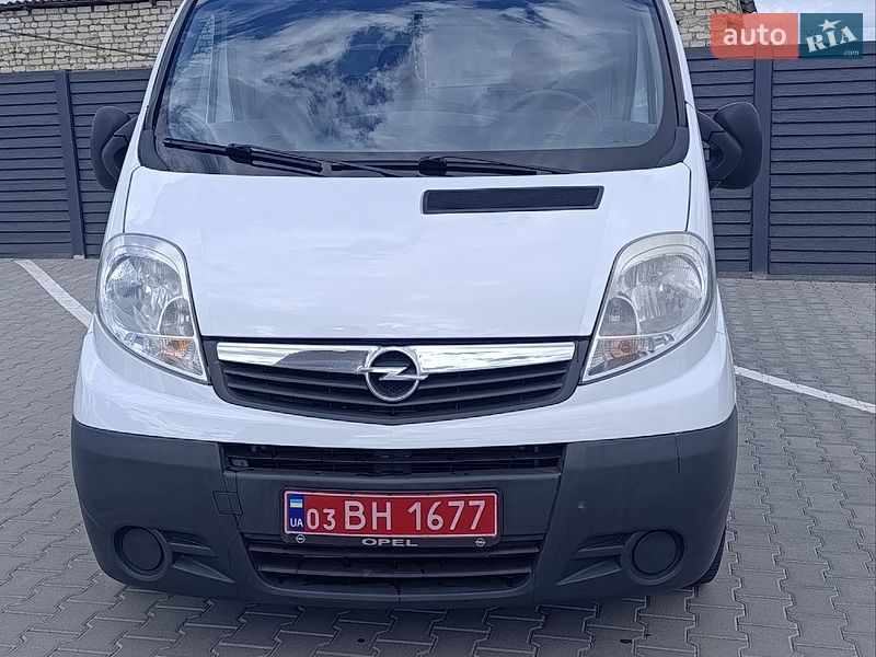 Грузовой фургон Opel Vivaro 2013 в Василькове