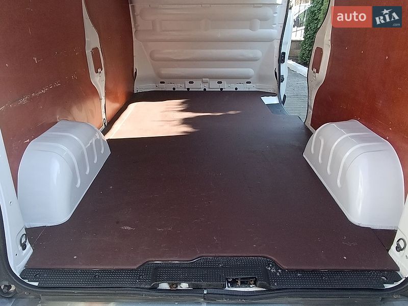 Грузовой фургон Opel Vivaro 2013 в Василькове