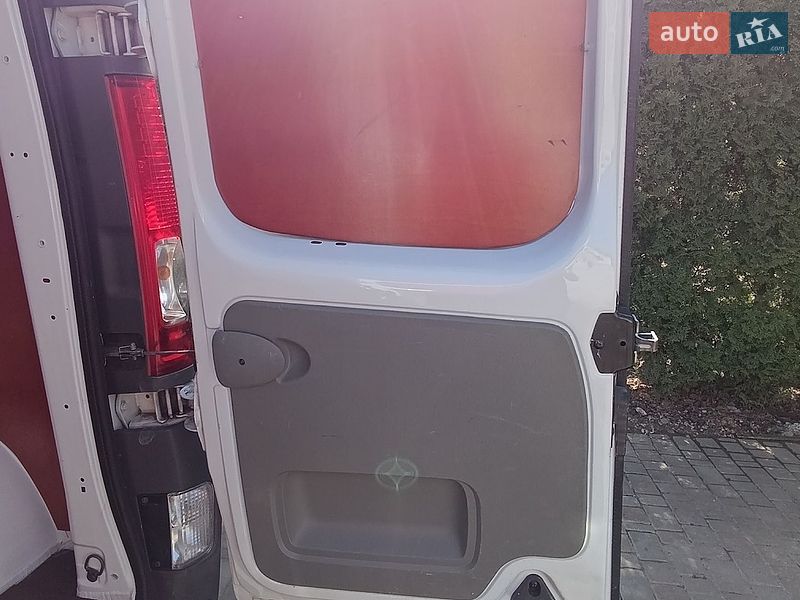Грузовой фургон Opel Vivaro 2013 в Василькове