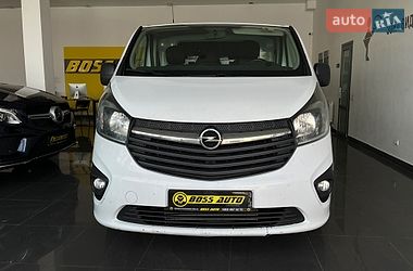 Грузопассажирский фургон Opel Vivaro 2015 в Львове