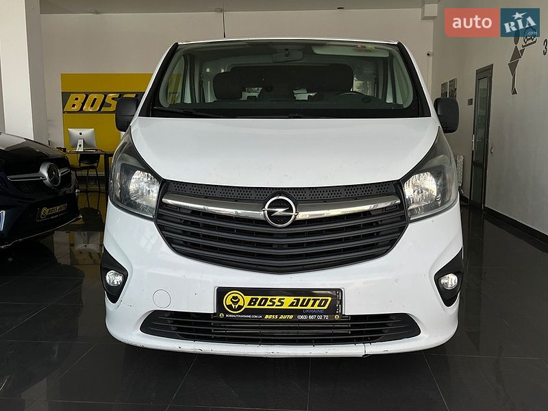 Грузопассажирский фургон Opel Vivaro 2015 в Львове