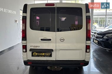 Грузопассажирский фургон Opel Vivaro 2015 в Львове