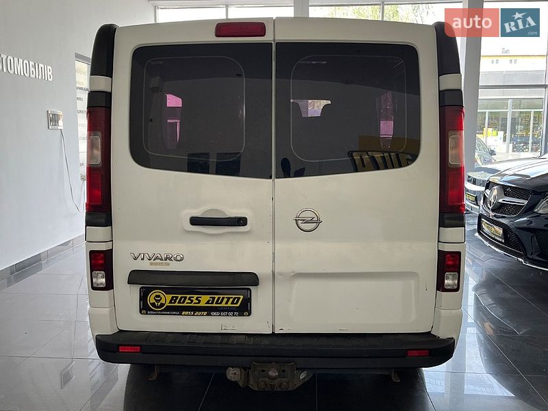Грузопассажирский фургон Opel Vivaro 2015 в Львове