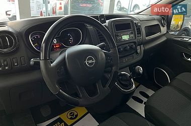 Грузопассажирский фургон Opel Vivaro 2015 в Львове