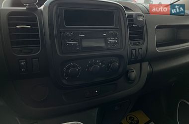Грузопассажирский фургон Opel Vivaro 2015 в Львове