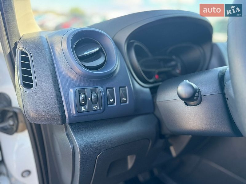 Минивэн Opel Vivaro 2018 в Киеве фото 56 Минивэн Opel Vivaro 2018 в Киеве