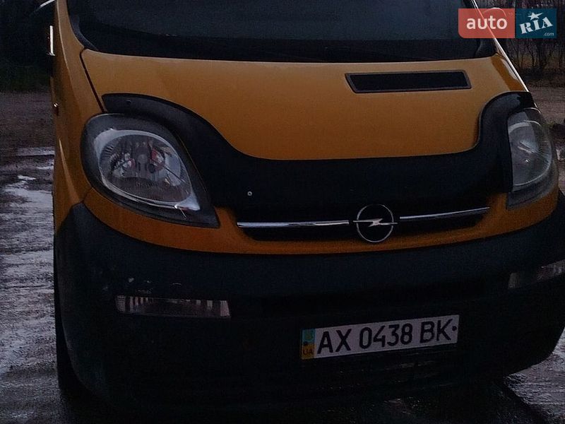 Минивэн Opel Vivaro 2004 в Ивано-Франковске