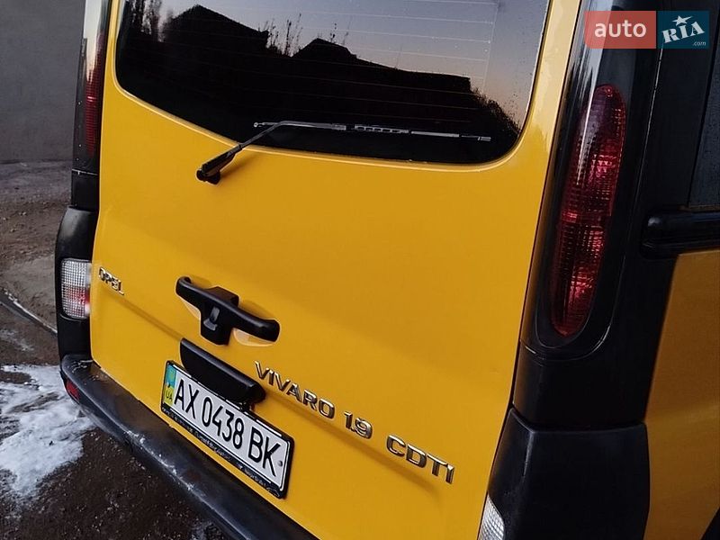 Минивэн Opel Vivaro 2004 в Ивано-Франковске
