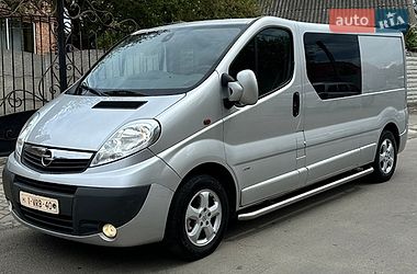 Вантажопасажирський фургон Opel Vivaro 2011 в Луцьку