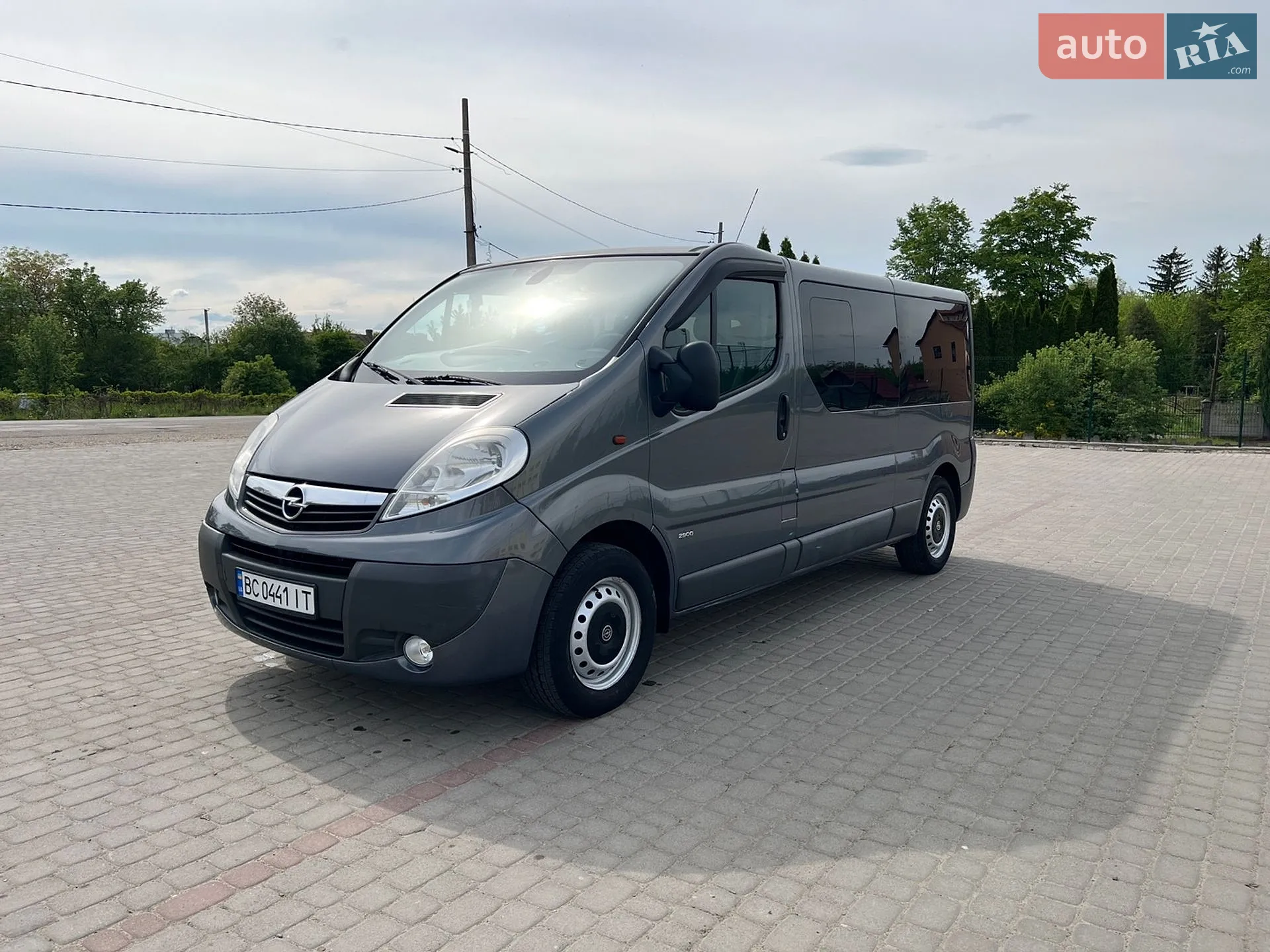 2010 Opel Vivaro - мініатюра 2