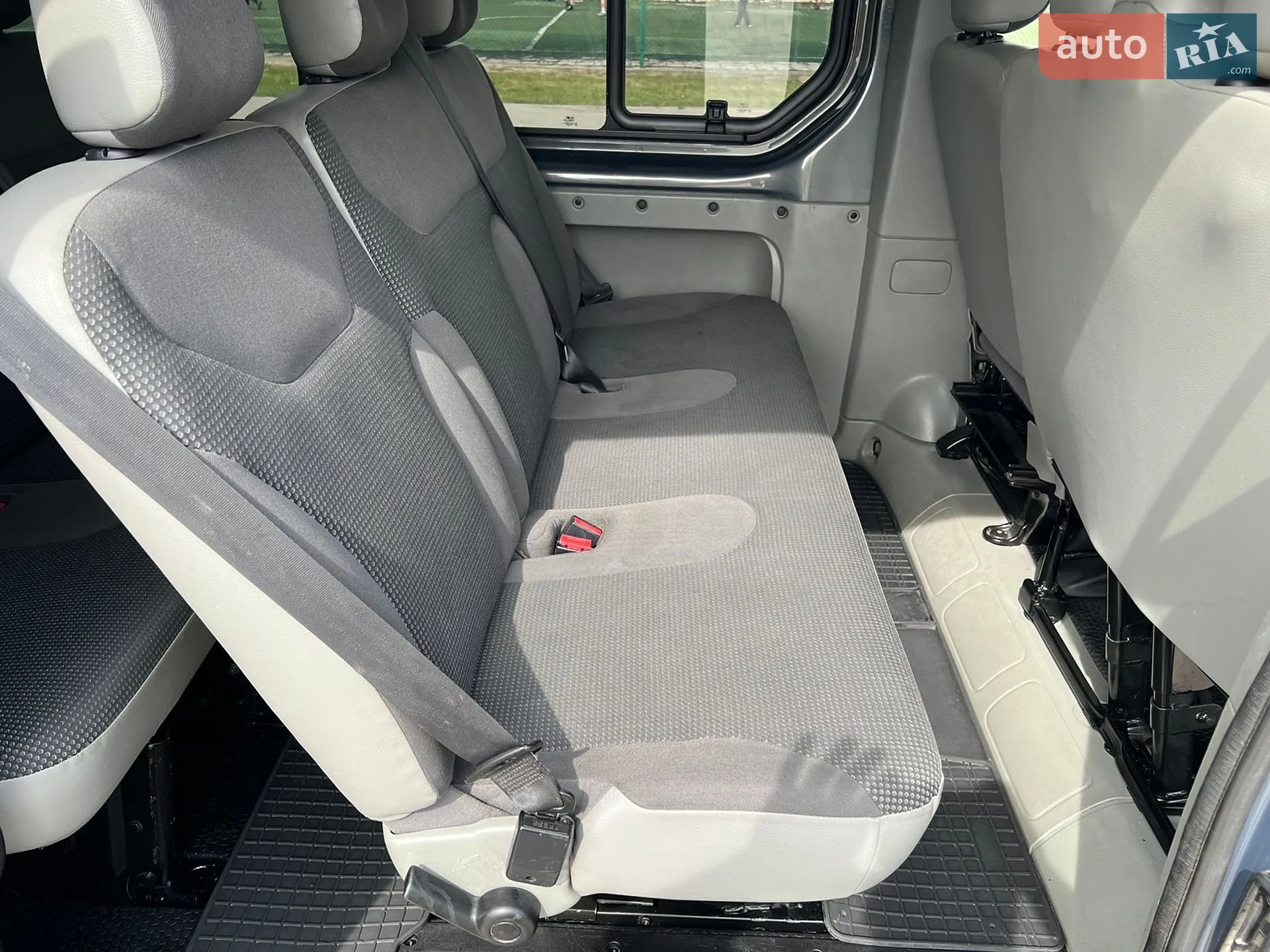 2010 Opel Vivaro - мініатюра 36