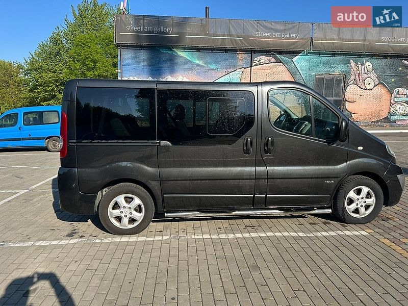 Мінівен Opel Vivaro 2011 в Луцьку
