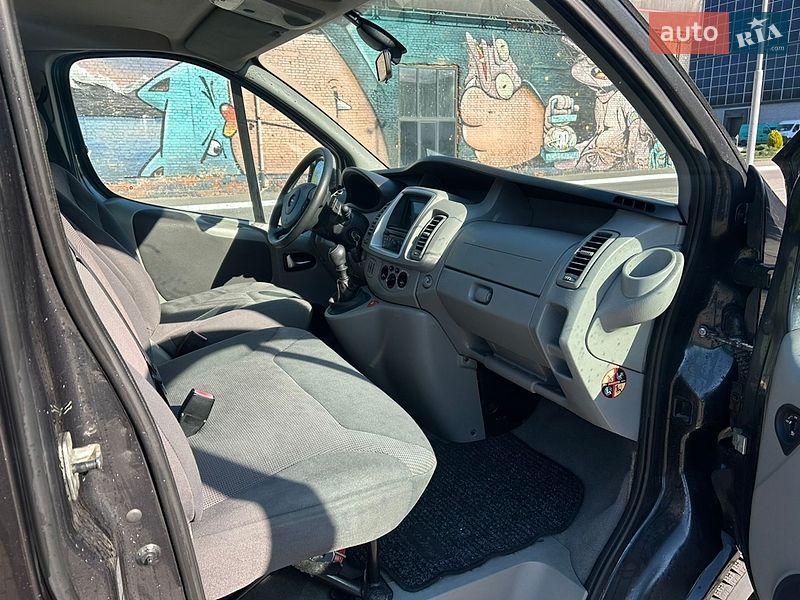 Мінівен Opel Vivaro 2011 в Луцьку