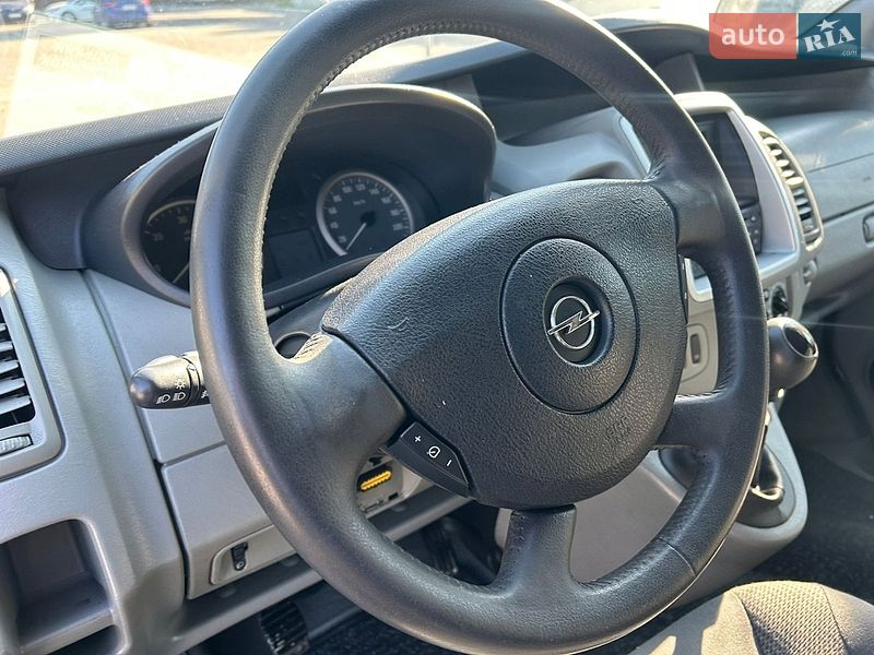 Мінівен Opel Vivaro 2011 в Луцьку