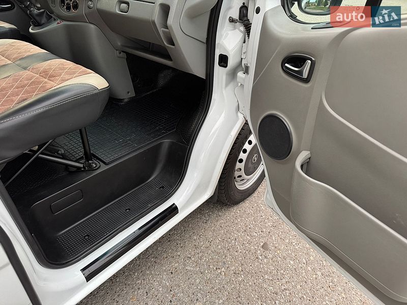 Минивэн Opel Vivaro 2014 в Черновцах