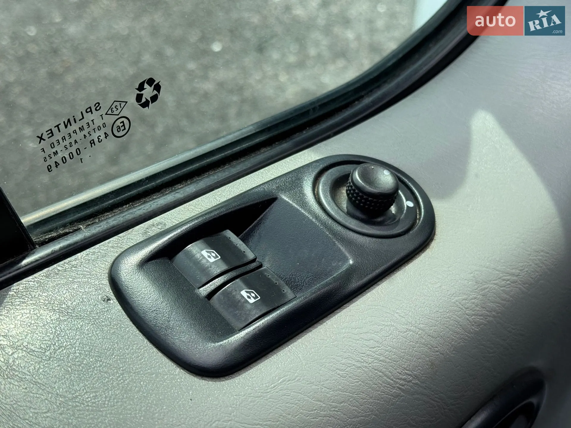 2011 Opel Vivaro - мініатюра 34