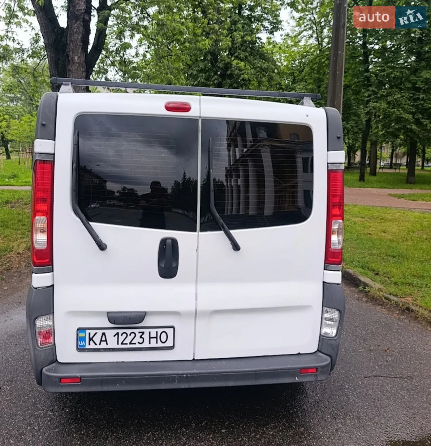 2010 Opel Vivaro - мініатюра 2