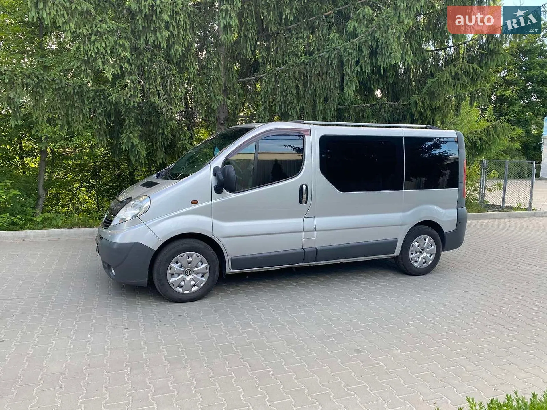 2010 Opel Vivaro - мініатюра 11