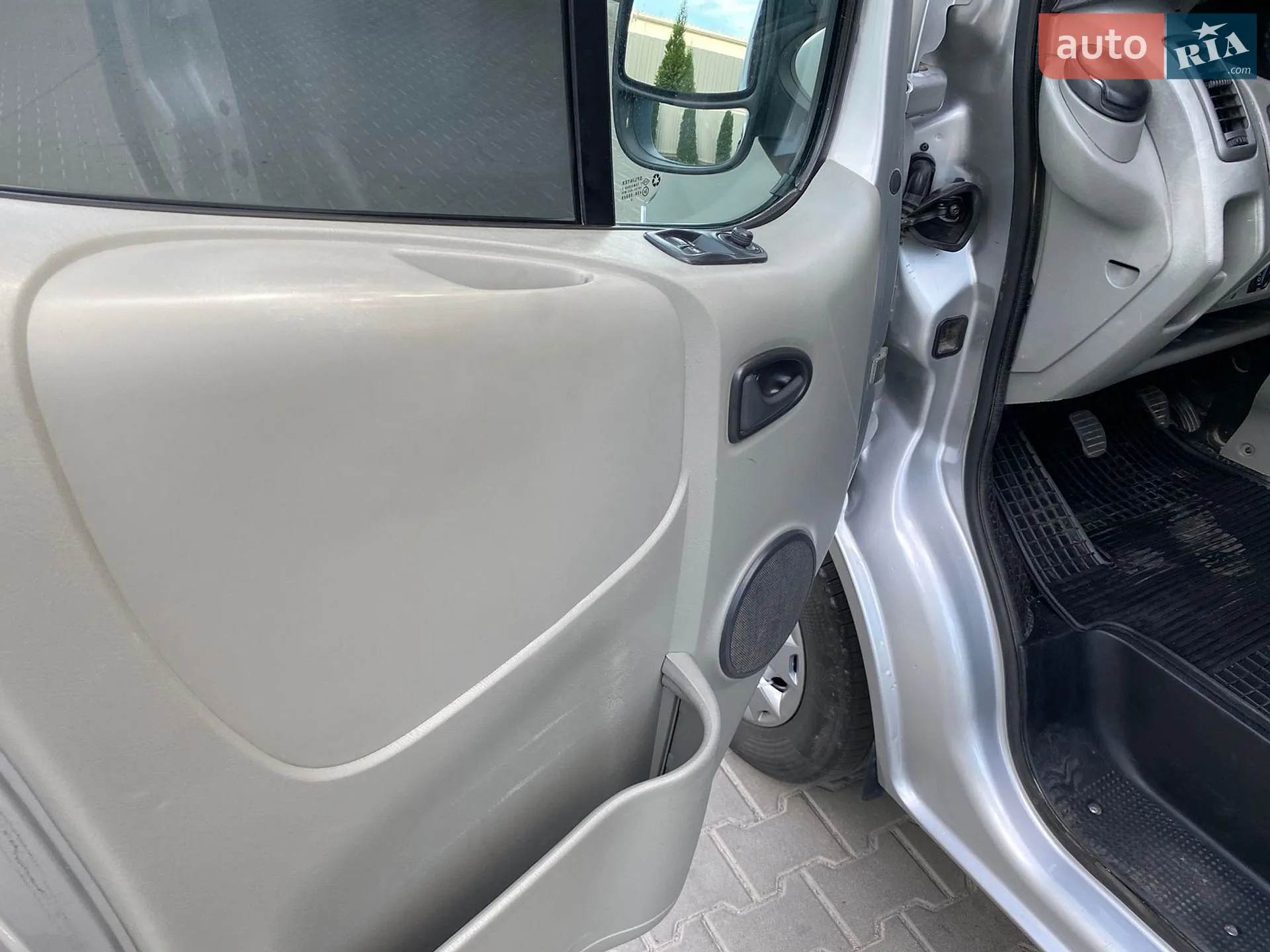 2010 Opel Vivaro - мініатюра 23