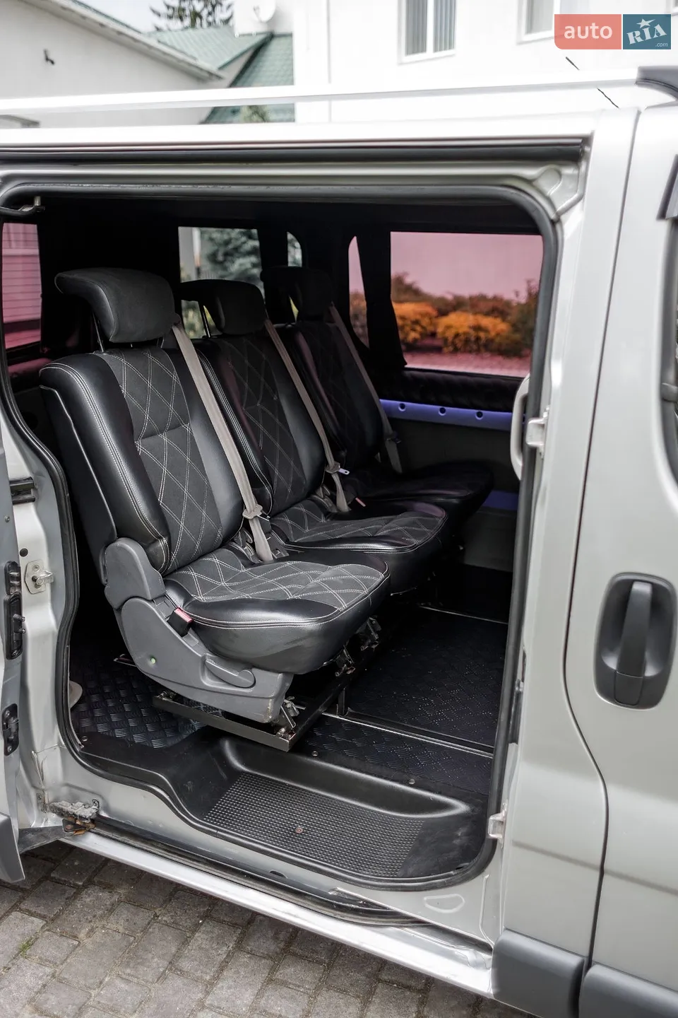 2010 Opel Vivaro - мініатюра 23