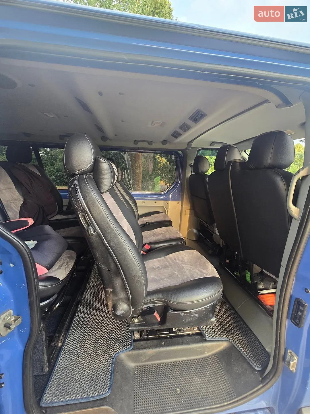 2010 Opel Vivaro - мініатюра 12