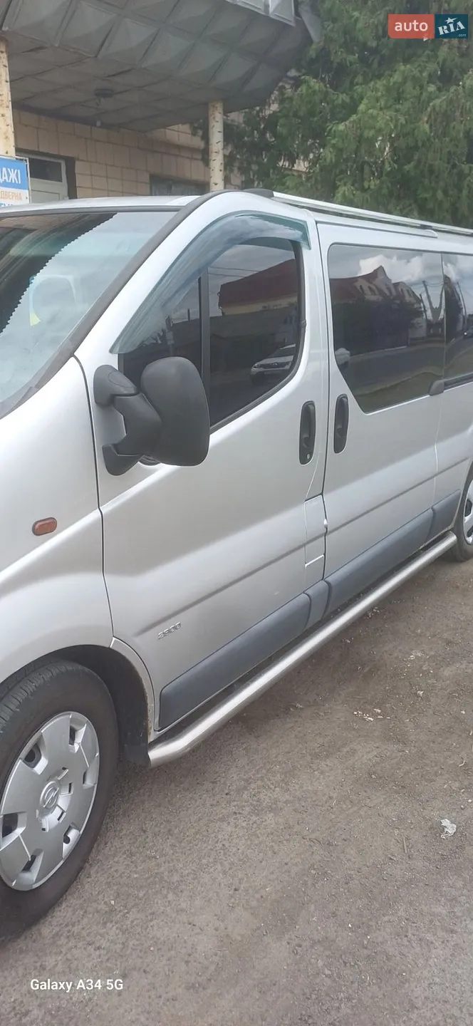 2010 Opel Vivaro - мініатюра 3