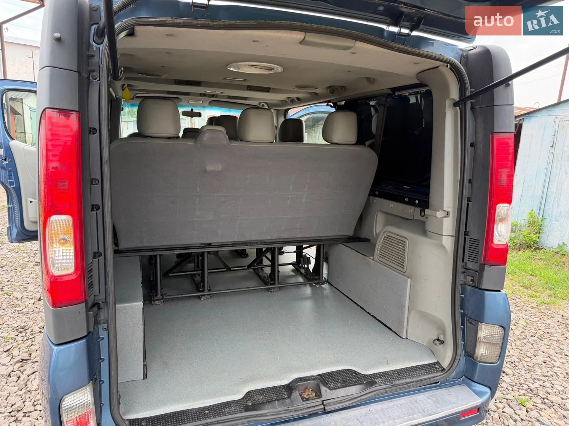 2010 Opel Vivaro - мініатюра 25