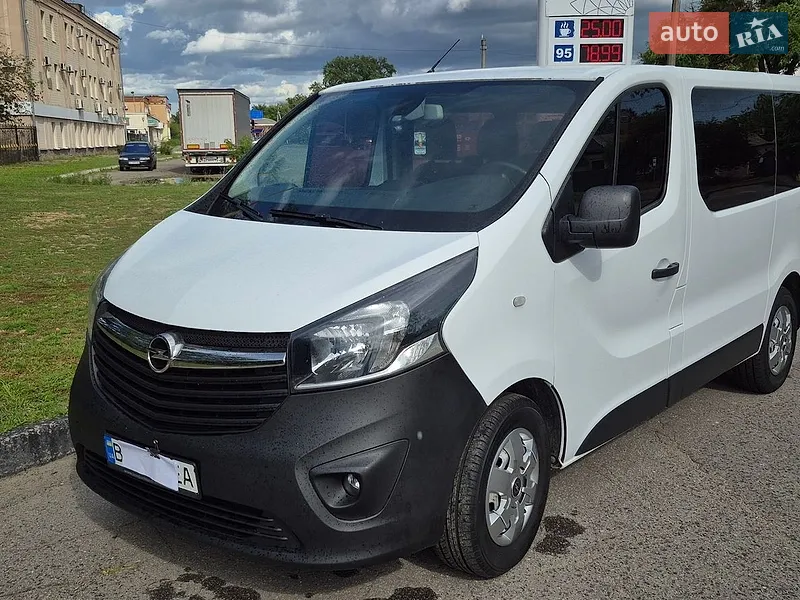 Opel Vivaro 2015