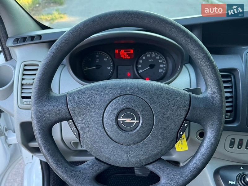 Грузовой фургон Opel Vivaro 2013 в Полтаве