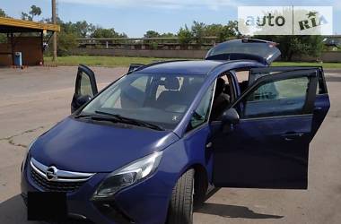 Минивэн Opel Zafira Tourer 2012 в 