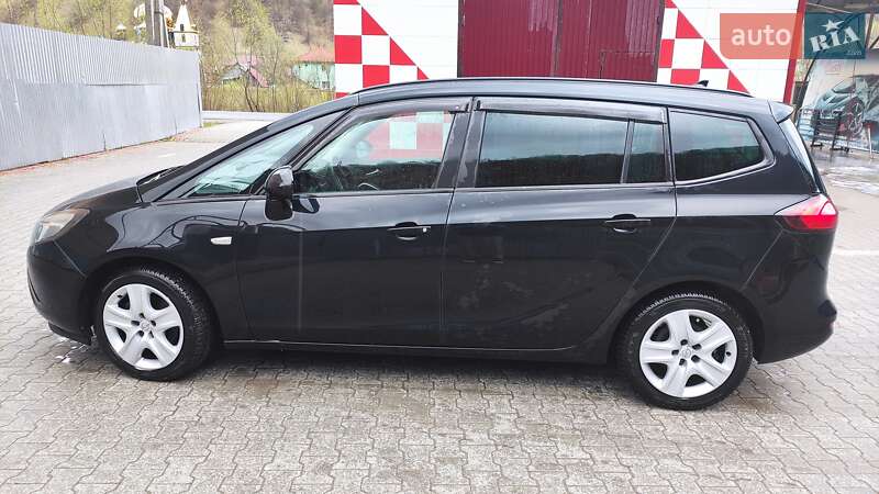 Минивэн Opel Zafira Tourer 2012 в Рахове