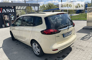 Минивэн Opel Zafira Tourer 2015 в 