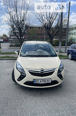 Минивэн Opel Zafira Tourer 2015 в 