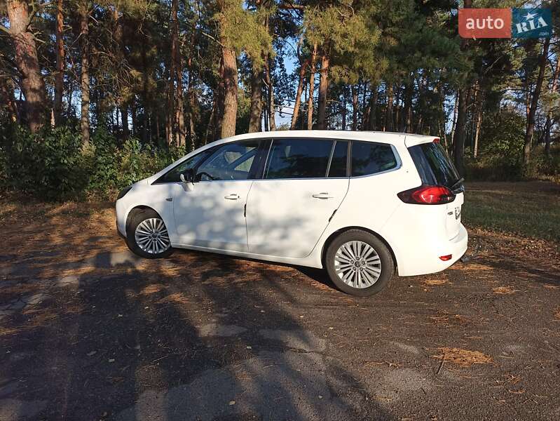 Минивэн Opel Zafira Tourer 2015 в Пирятине